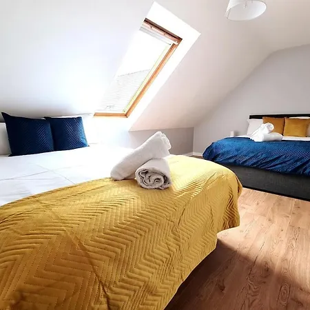 Large 5 Bedroom, Centre