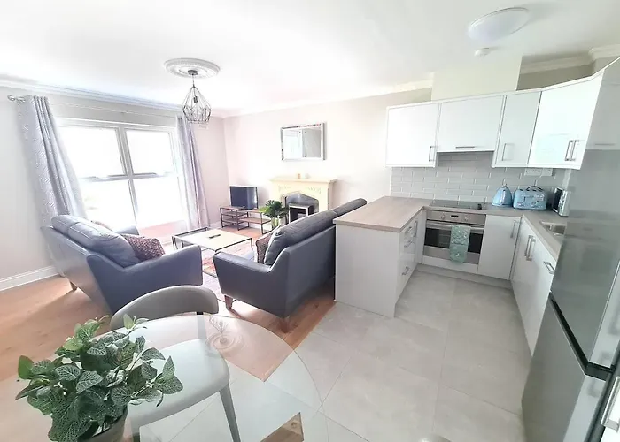 Large 5 Bedroom, Centre * Galway