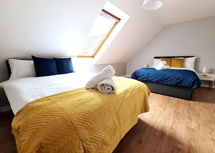 Large 5 Bedroom, Centre