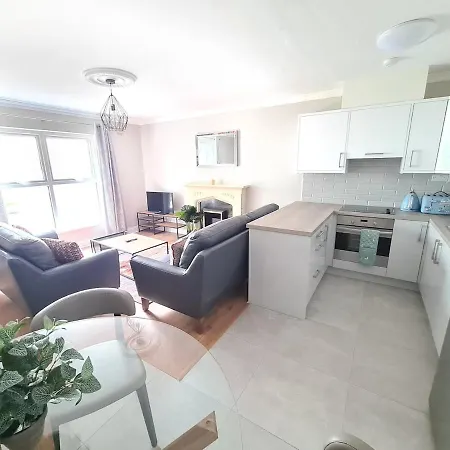 Large 5 Bedroom, Centre * Galway