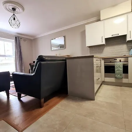 Large 5 Bedroom, Centre Appartamento *