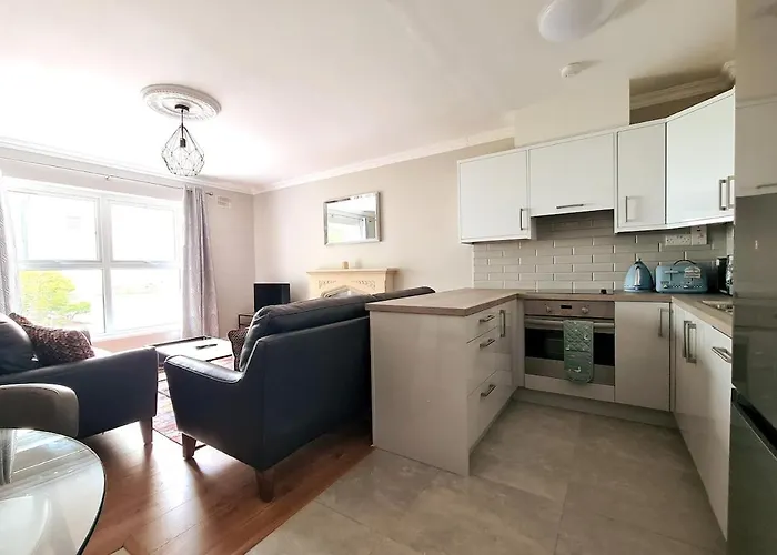 Large 5 Bedroom, Centre * Galway